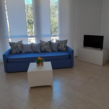 Dei Fiori, Vicino Di Punta Pizzo 빌라